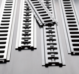 トラックレール